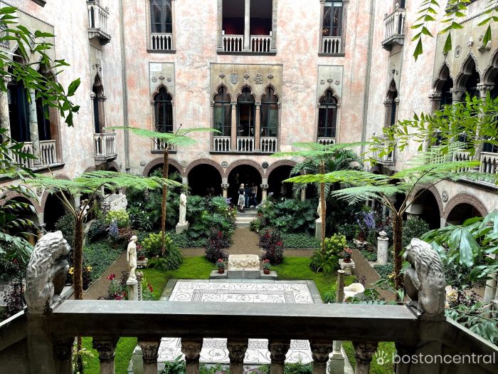 isabella stewart gardner museum courtyard boston fall